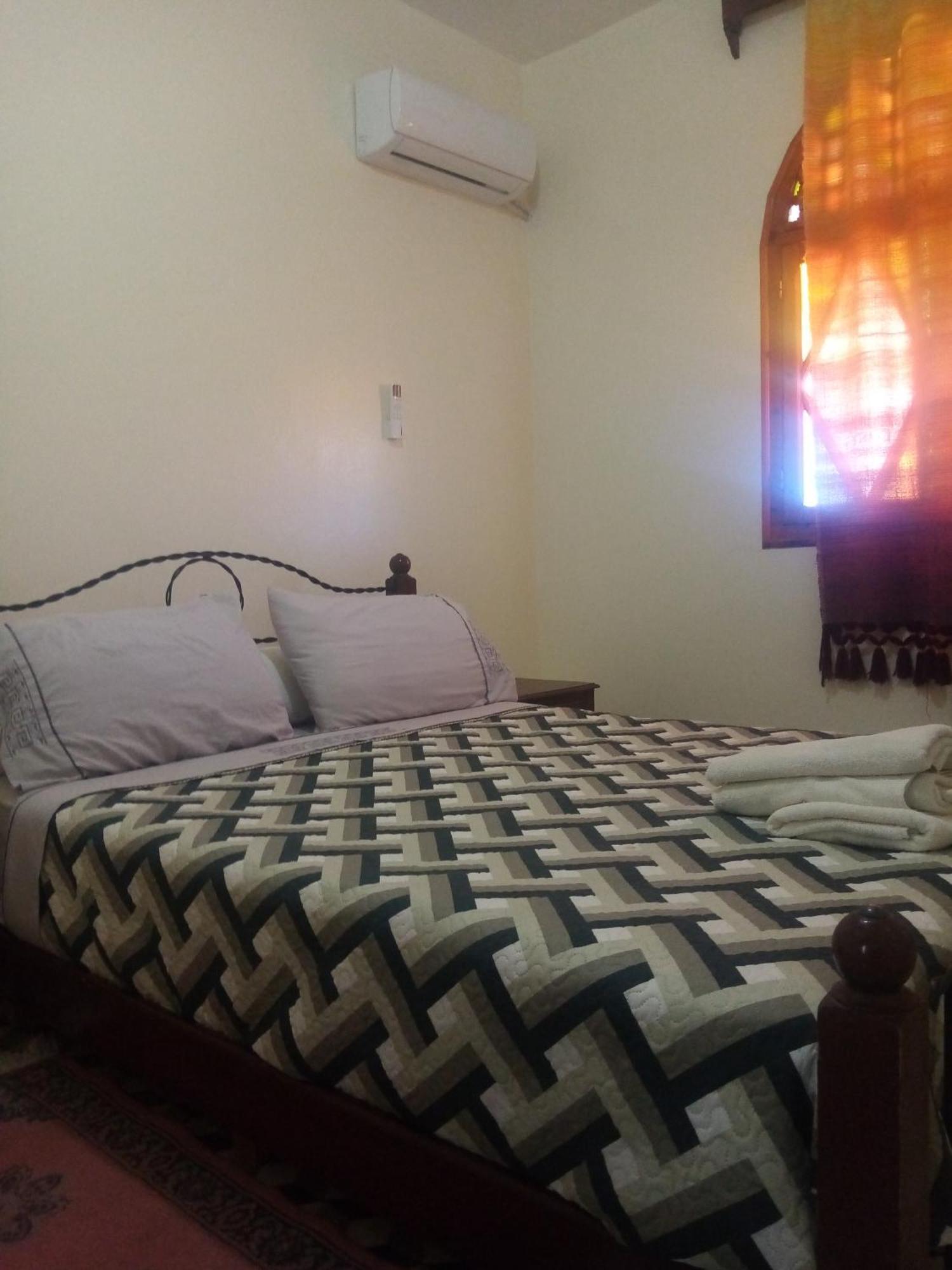 Hotel Touraghine Чефчауен Екстериор снимка
